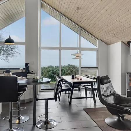 Дом отдыха Cozy In With House Sea View
